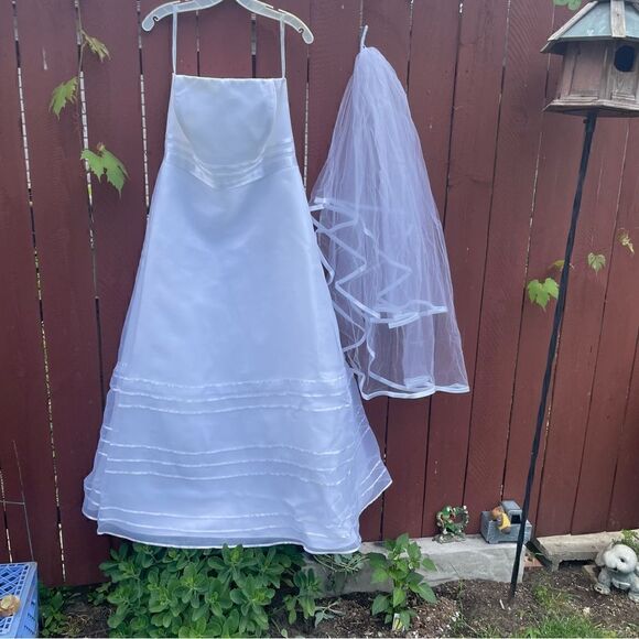 DAVID BRIDAL Wedding dress - Picture 8 of 16